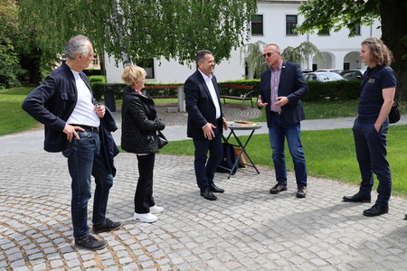 2025-04-22 10-59-52 - 1I5A2580